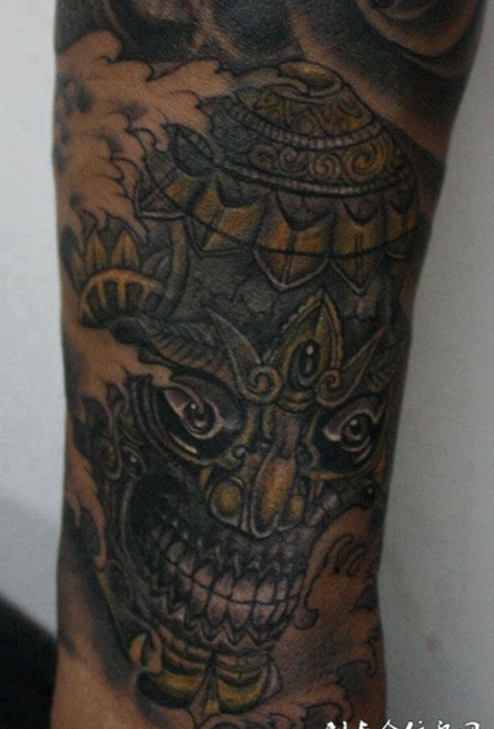 人骨嘎巴拉纹身