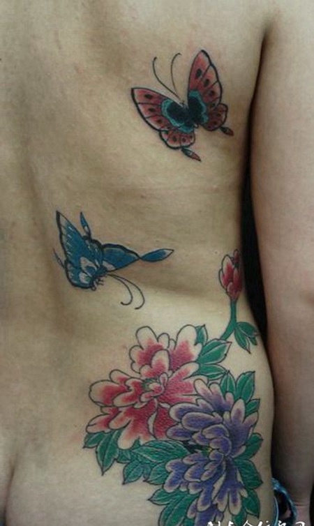 腰侧纹身：梁祝化蝶