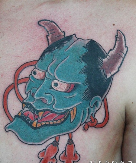 胸前的青脸般若纹身