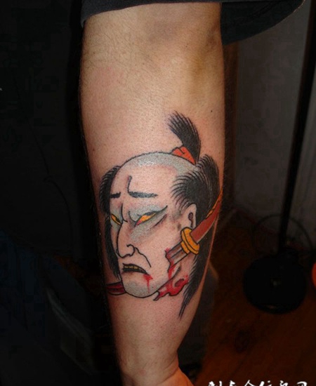 小臂上日本武士纹身