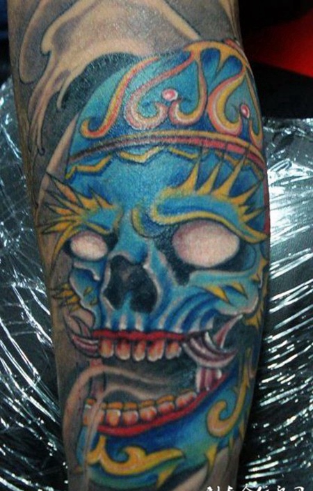 小腿纹身：嘎巴拉