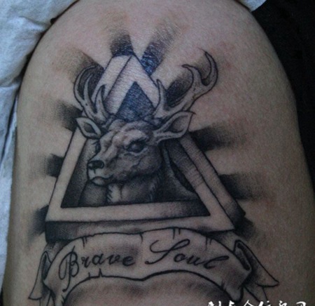 眺望自由的麋鹿纹身