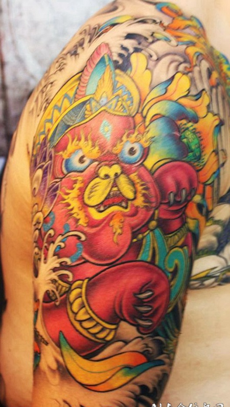 胳膊上的传统招财猫纹身