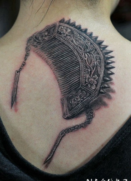 古典的梳子纹身
