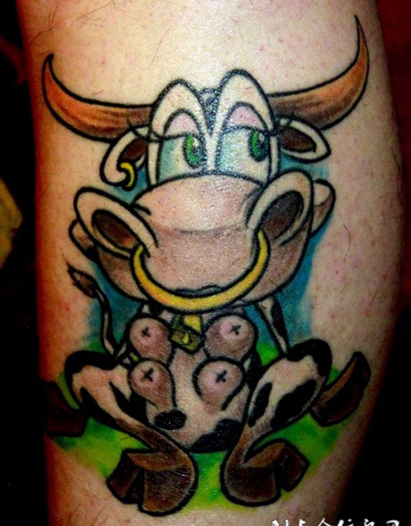 卡通版奶牛纹身