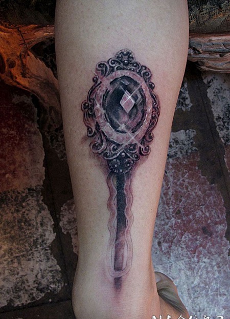 闪亮的珠宝纹身