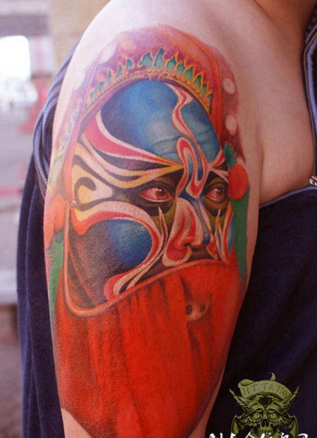 胳膊上的京剧脸谱纹身