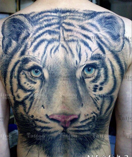满背白虎头纹身