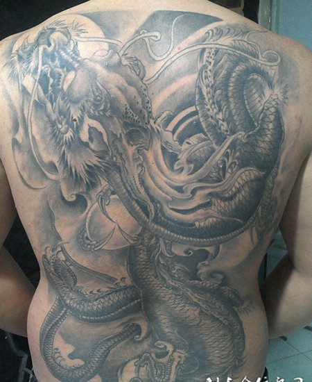 传统龙纹身