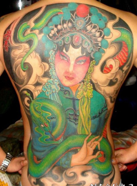 传统满背青蛇纹身