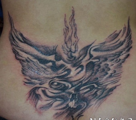 黑白抽象翅膀纹身