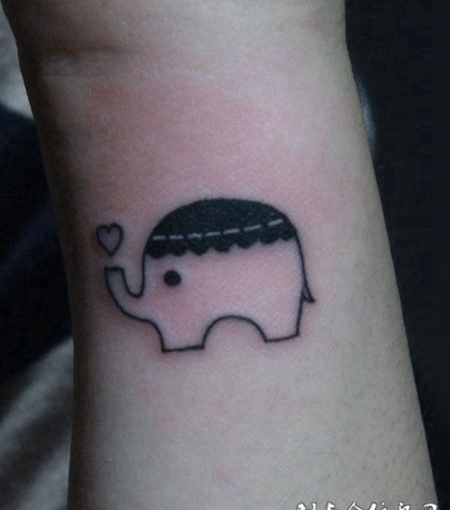 简笔画版的小象纹身