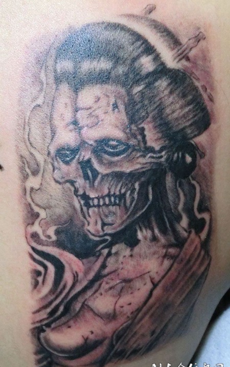 骷髅艺妓纹身