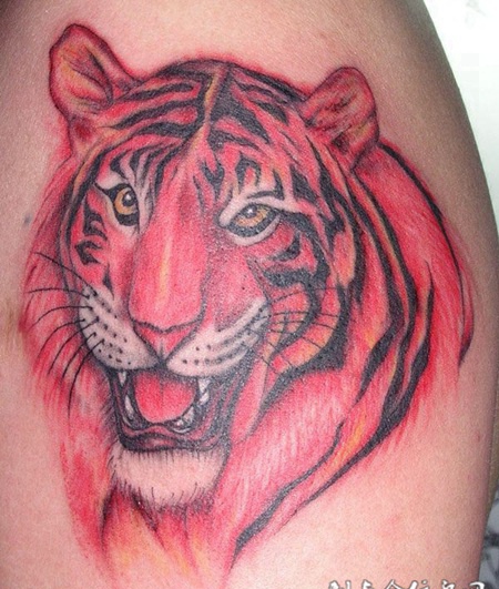 血色虎头纹身