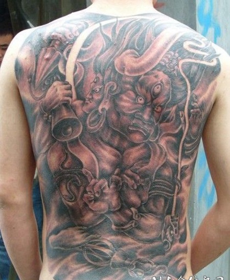 满背金刚纹身