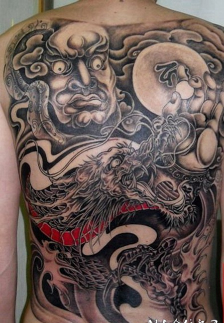 满背降龙罗汉纹身