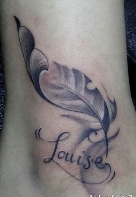 脚踝上的羽毛英文纹身