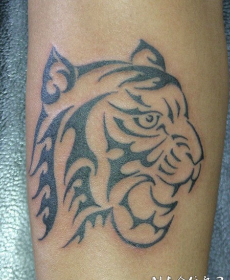 虎头纹身