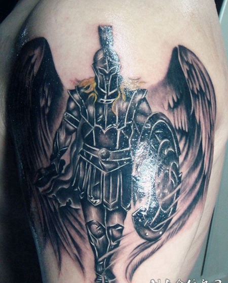 穿着铠甲的大天使纹身