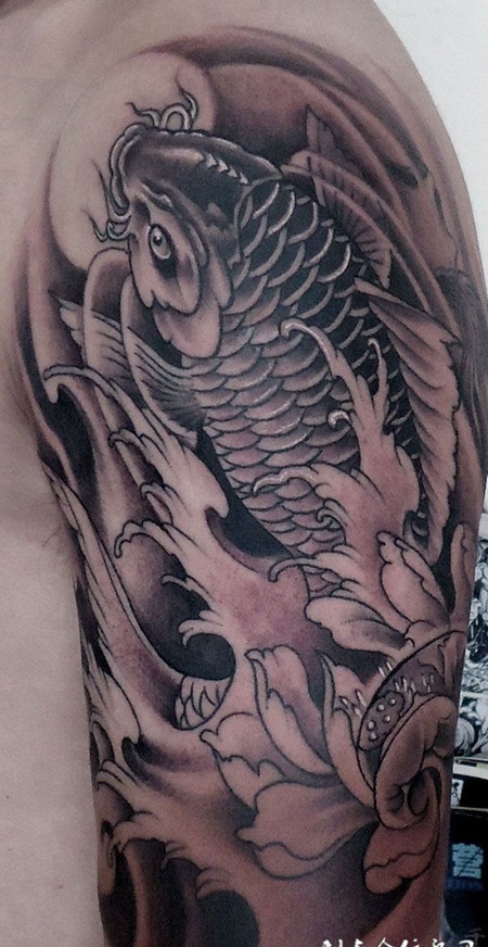 鲤鱼荷花纹身