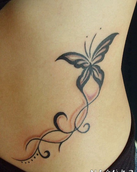 蝴蝶藤蔓图腾纹身