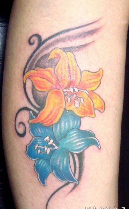 双色兰花纹身图案