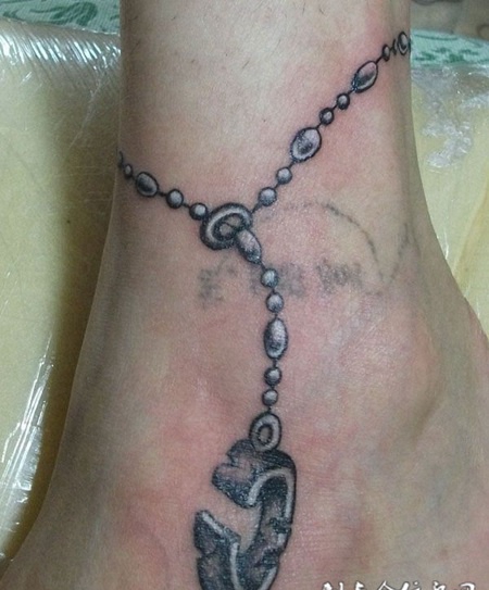 子母脚链纹身