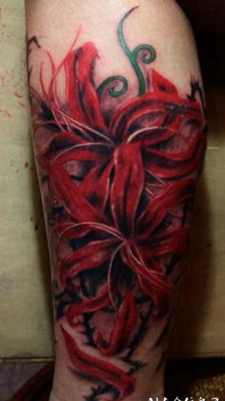 火红的彼岸花纹身