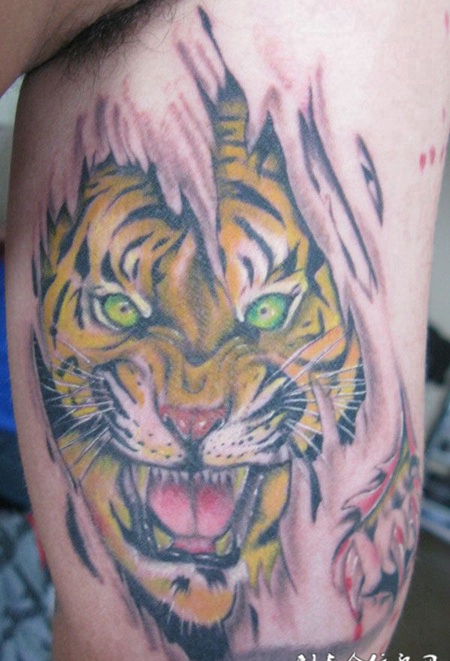 撕皮老虎纹身