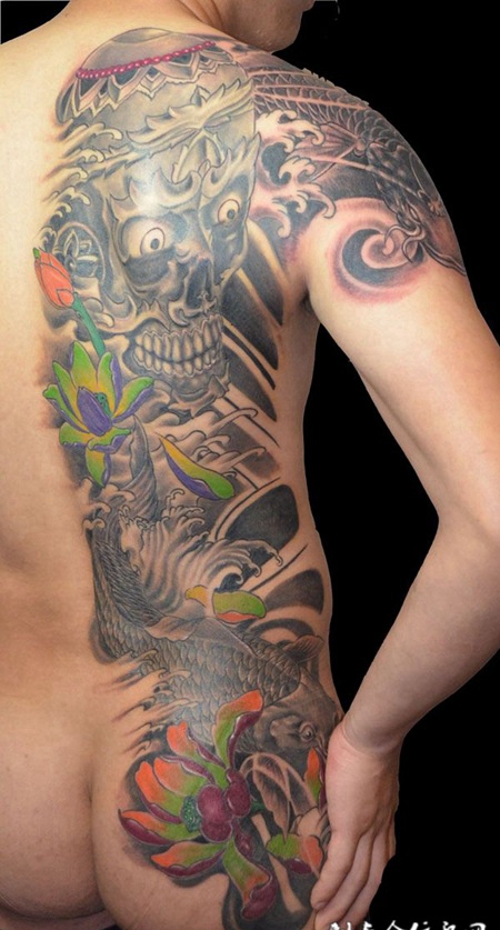 后背嘎巴拉鲤鱼纹身