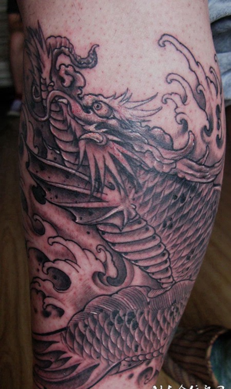 小腿鳌鱼纹身