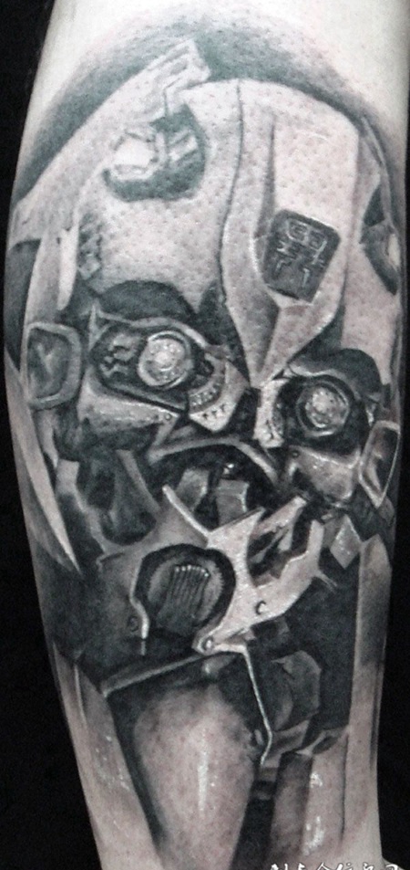胳膊上的变形金刚纹身