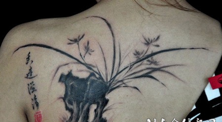 后背兰花兰草纹身