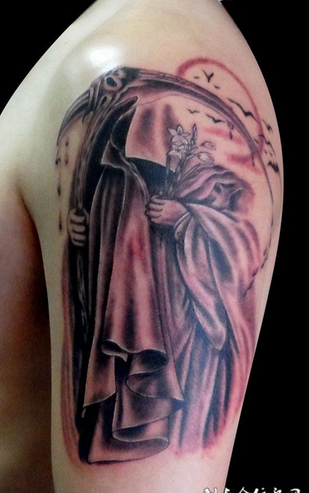 斗篷下的死神纹身