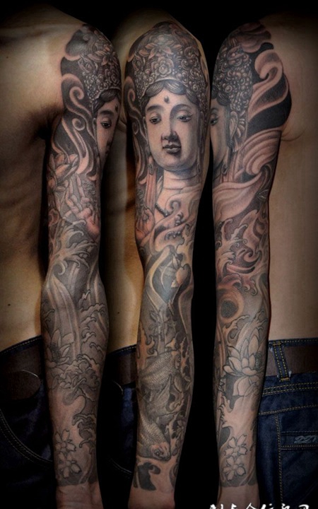 花臂佛像纹身