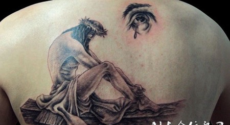 十字架上的耶稣纹身