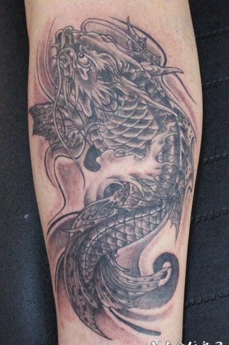 胳膊上的新传统鳌鱼纹身