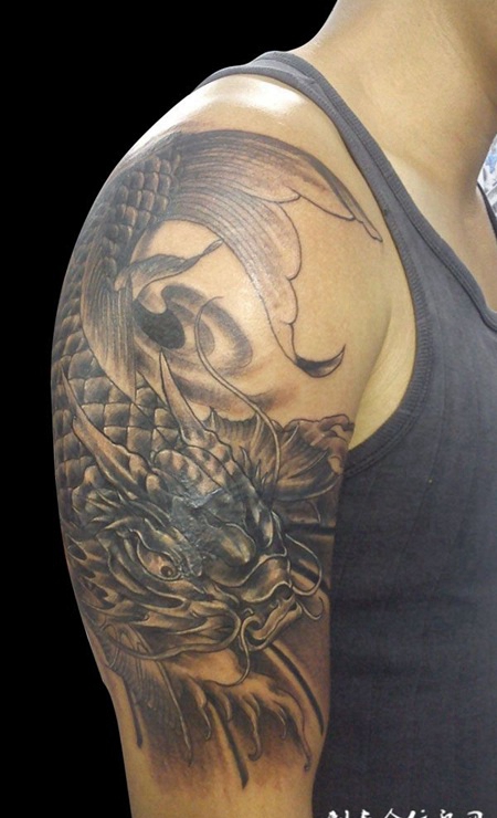 肩膀上的鳌鱼纹身