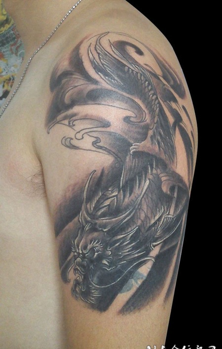 胳膊上的鳌鱼纹身