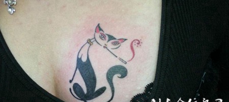 胸前的狐狸纹身