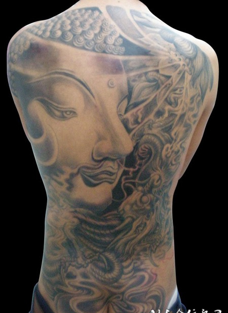 满背佛像莲花纹身