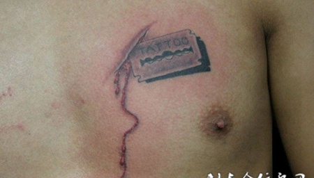 胸前的刀片纹身