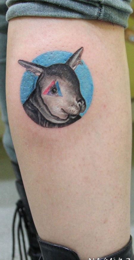 小腿上的兔子纹身