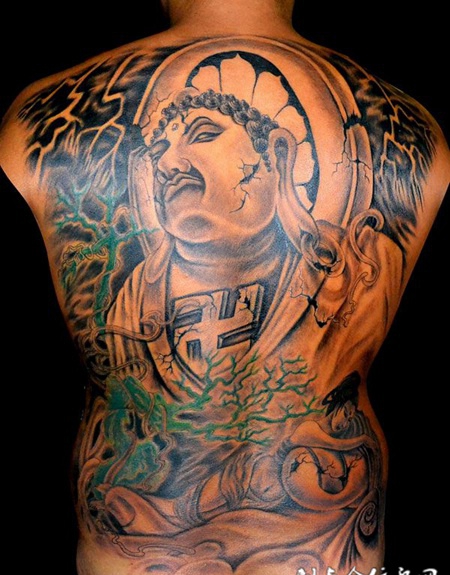 雷雨中破碎的佛像纹身