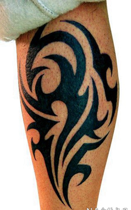 小腿抽象图腾纹身