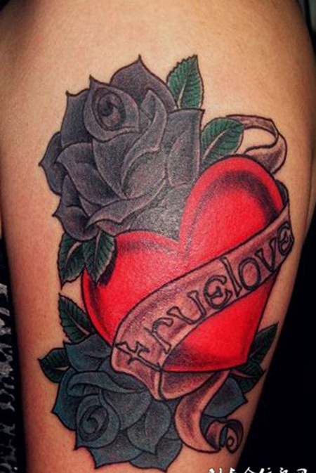 胳膊上的心形纹身