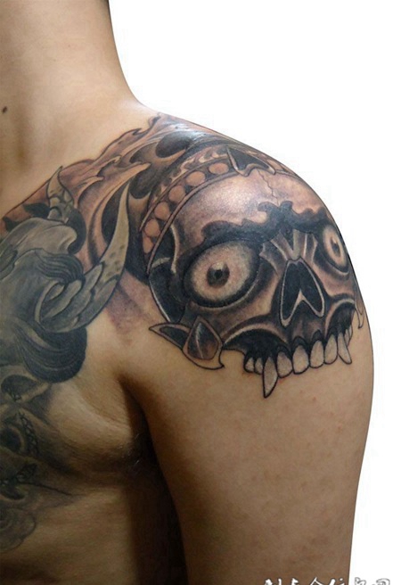 胳膊上的嘎巴拉纹身图案