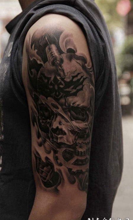胳膊上的机械骷髅纹身