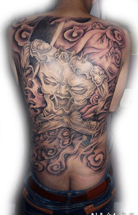 满背斩首恶魔纹身