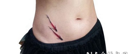 腰侧的鲤鱼纹身